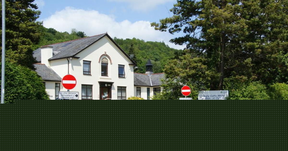 Public meeting called over fears for future of Powys hospital beds
