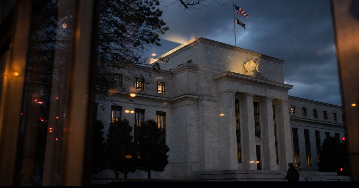 Fed Holds Rates at 3.50%–3.75% for Fifth Straight Meeting as Bitcoin Ticks Up