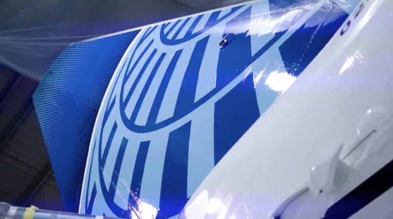 Comment on Gold is out, blue is in: United Airlines unveils new fleet paint design by Premium URL Shortener