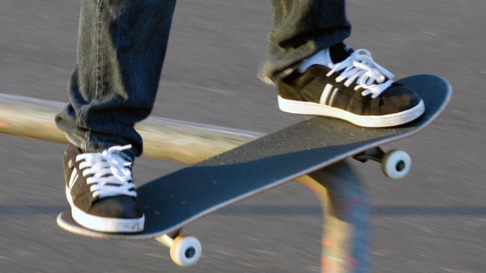 Skateboarder Breaks World Record For Longest Grind After Coming Up Short 547 Times In A Row (Video)