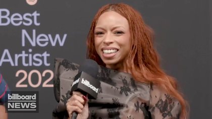 Ravyn Lenae Runs Into KATSEYE, Talks Opening Up For Sabrina Carpenter | Spotify Best New Artist Party 2026