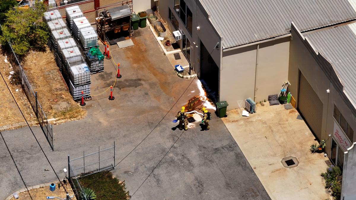 Hazmat warning issued for Kardinya, Perth as chemical spill forces workers and residents inside