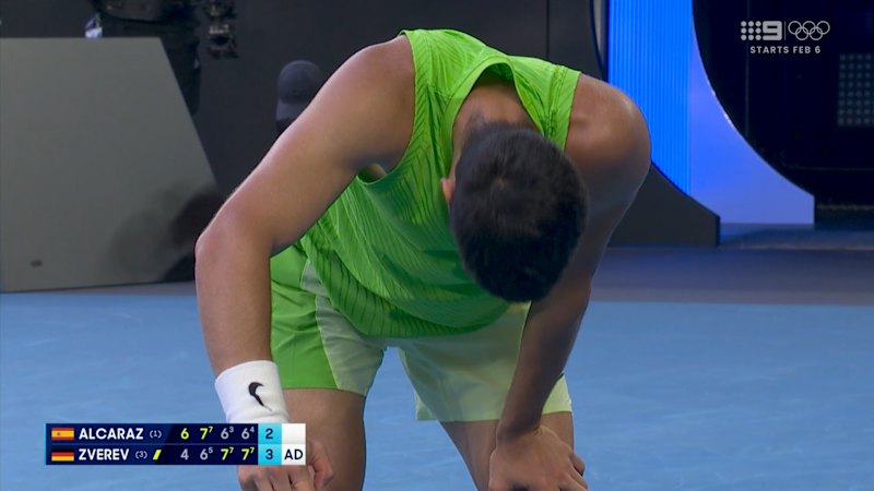 Alcaraz 'hurting' from Zverev's clinical shot