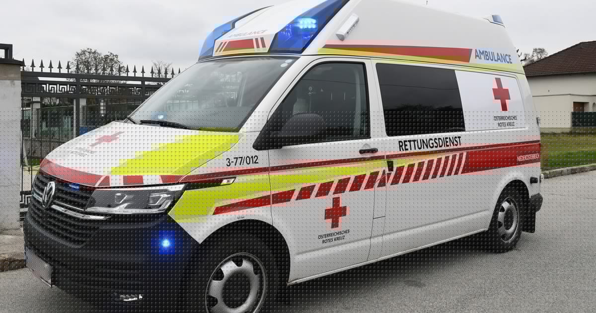 Schwerer Arbeitsunfall - Dachdecker (33) stürzte fünf Meter in die Tiefe