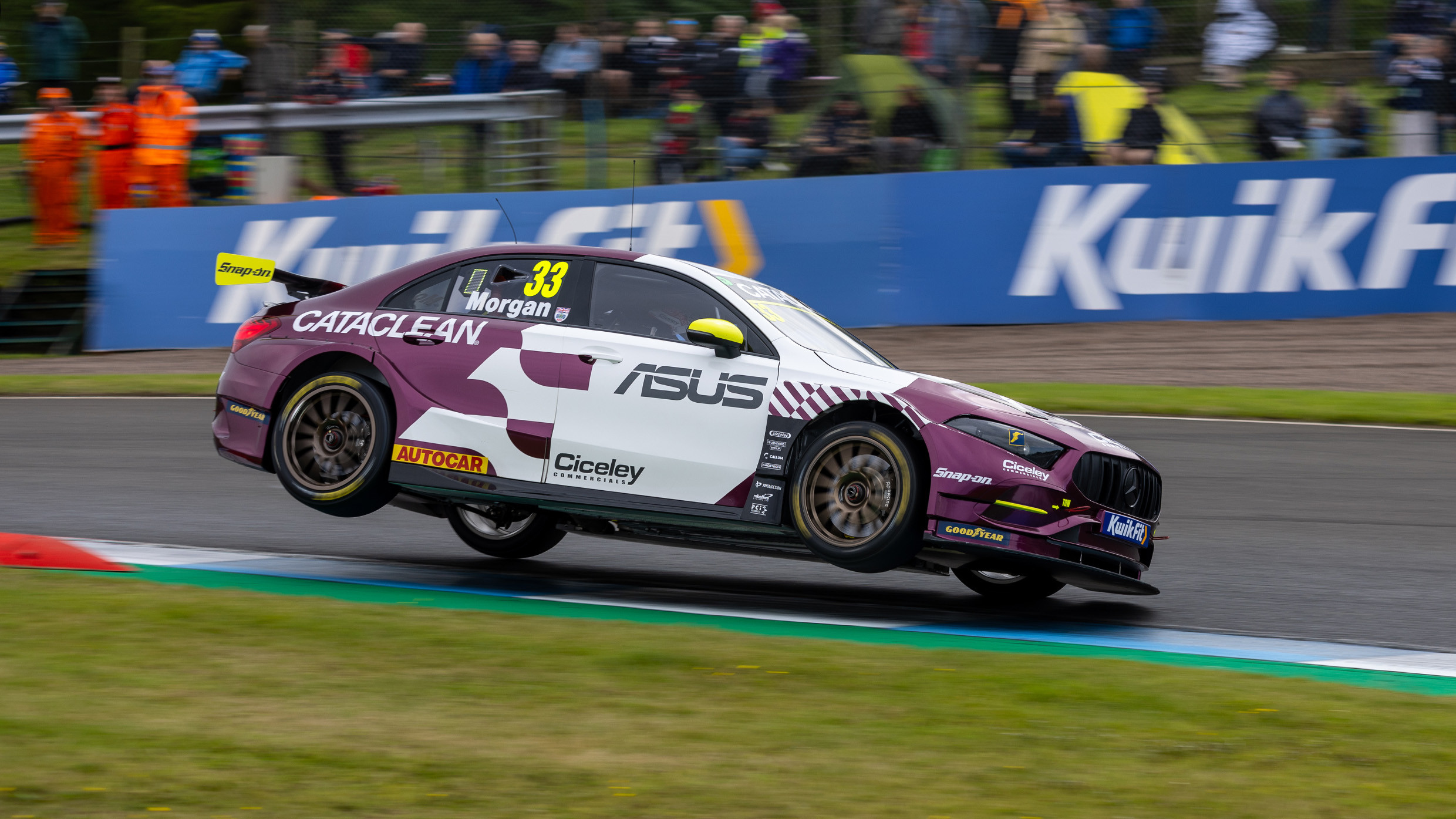 Adam Morgan clinches pole position for Knockhill Qualifying Race