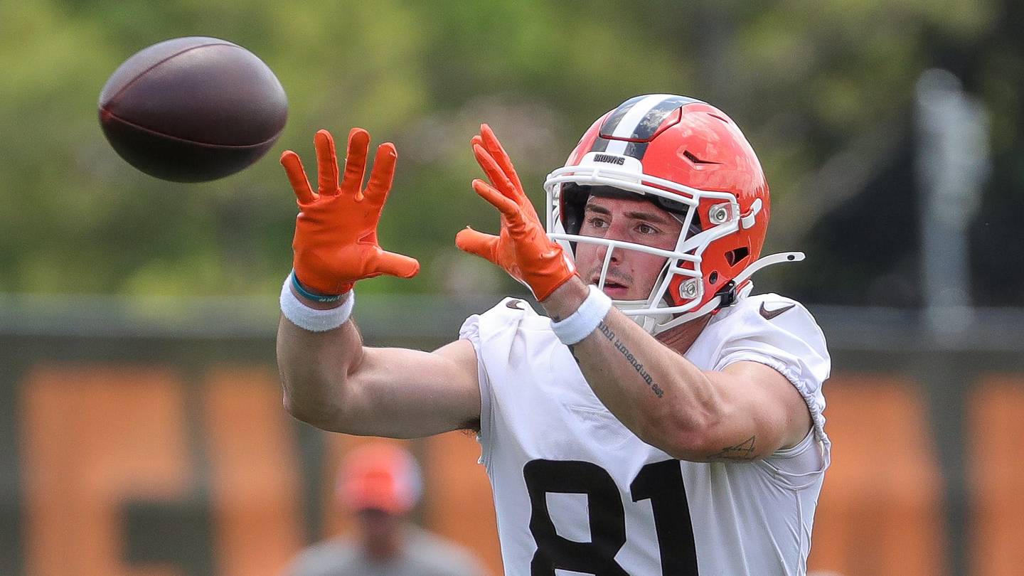 Luke Floriea is suddenly forcing his way into the Browns' roster conversation