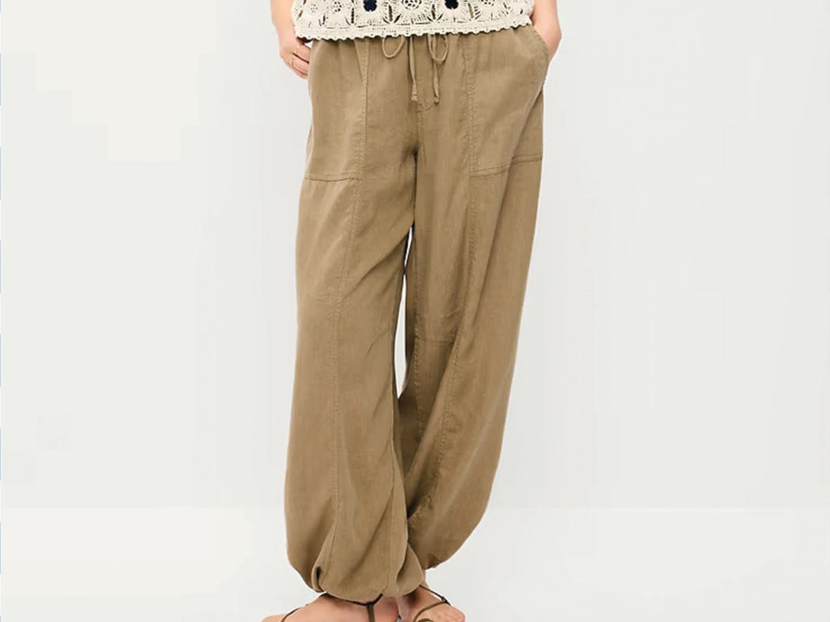 Old Navy’s Linen Collection Is up to 60% Off, Including These Breezy Cinched Pants