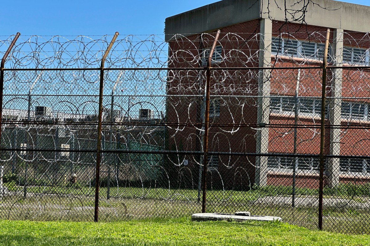 Nombran a nuevo gerente de remediación de Rikers Island, un exagente de la CIA