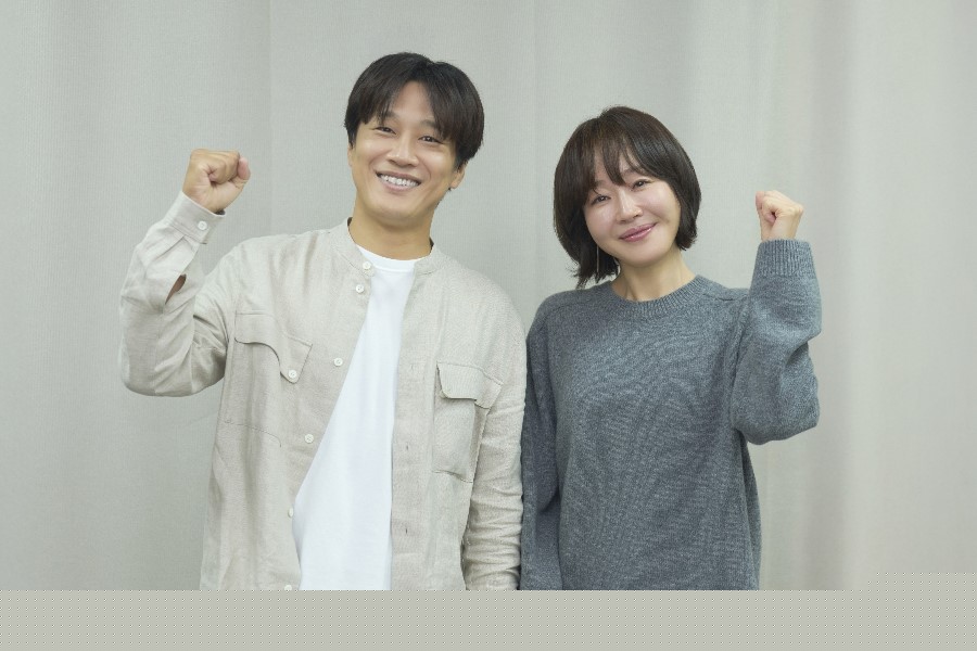 Cha Tae Hyun And Uhm Ji Won Confirmed For New Comedy Film “Two Cops And Five Kids”