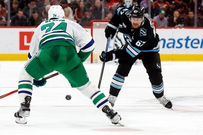 Mammoth fall victim to epic comeback in loss to Hurricanes