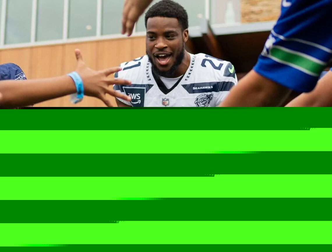 Seahawks camp day 15: Witherspoon mum, fight day family day; Hall, Wilson hurt