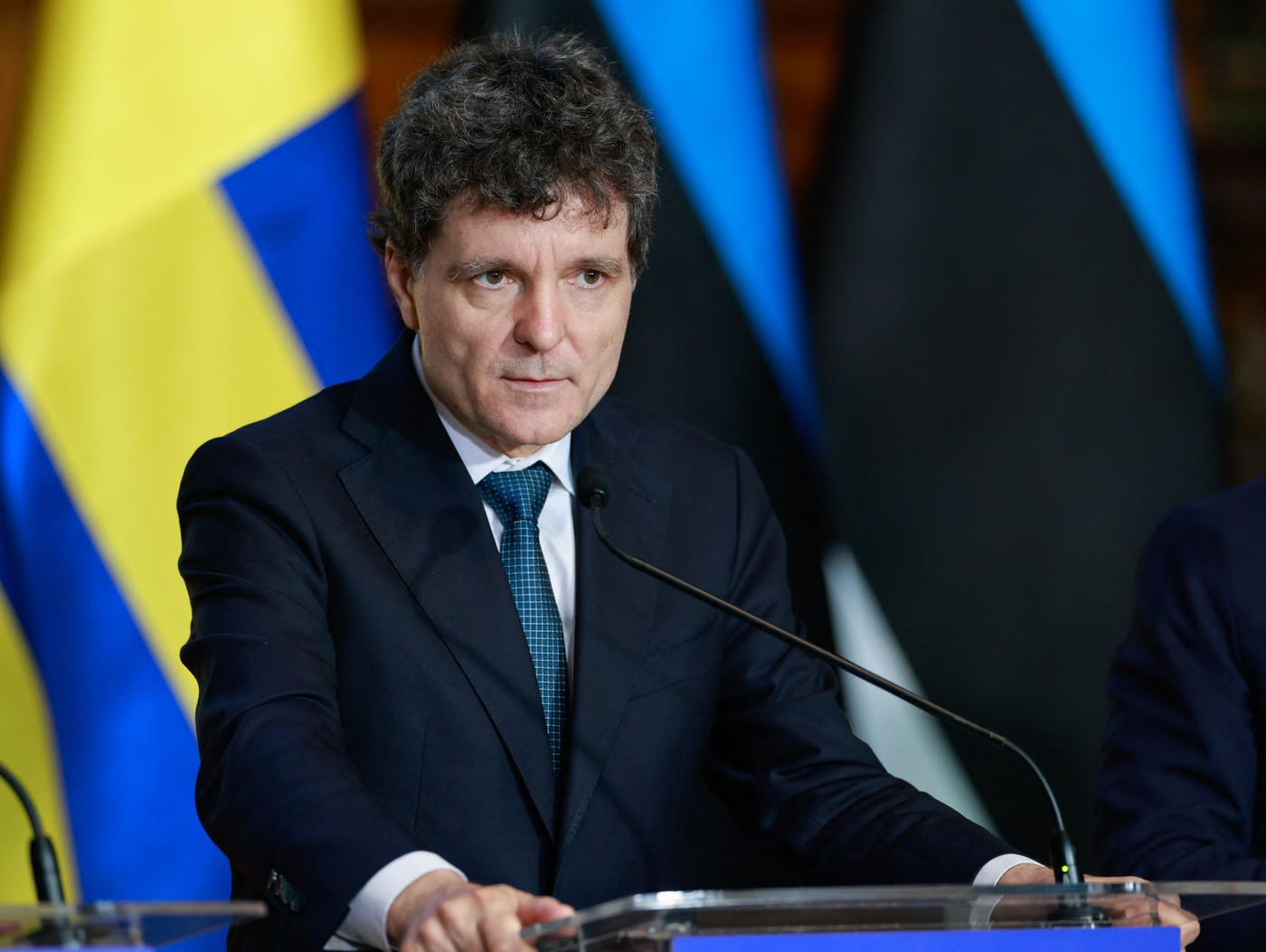Nicușor Dan face noi precizări despre aderarea la euro, după intervenția lui Călin Georgescu. „Am văzut multe reacții, dar și dezinformări”