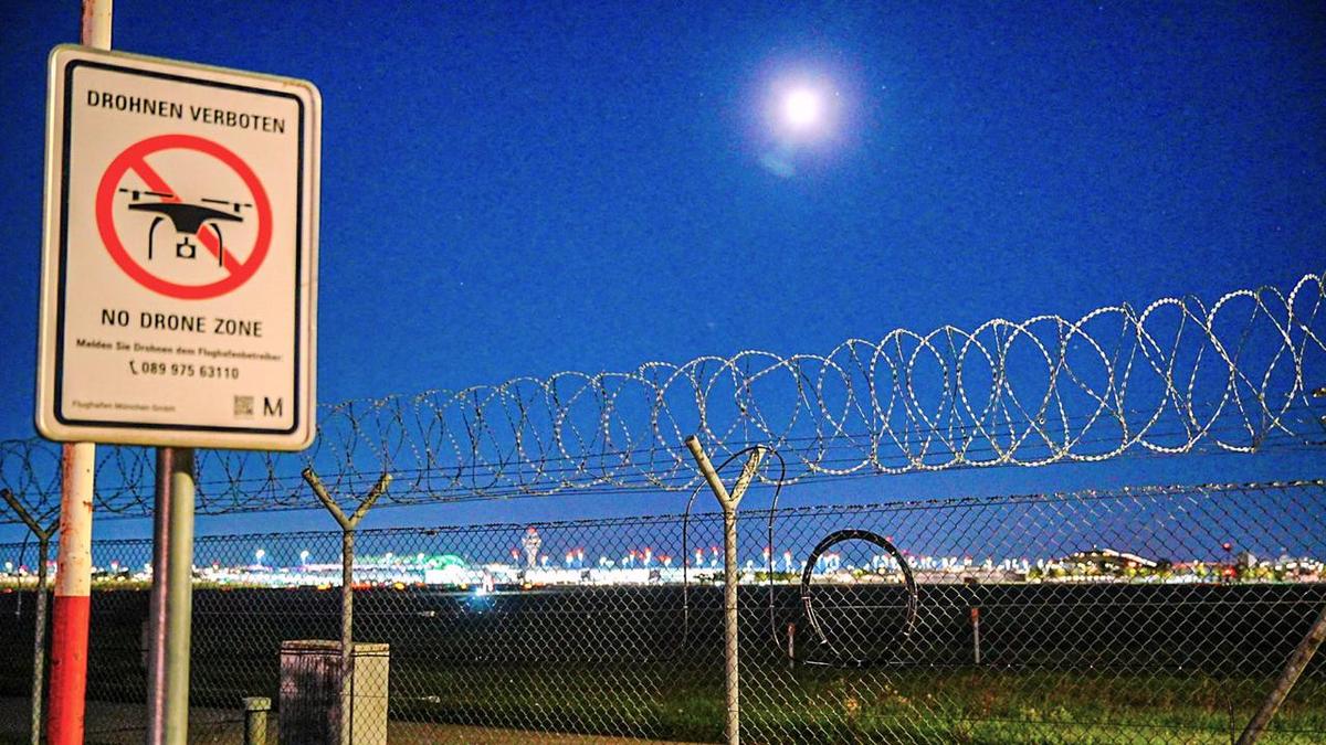 Munich Airport shuts again after suspected drones