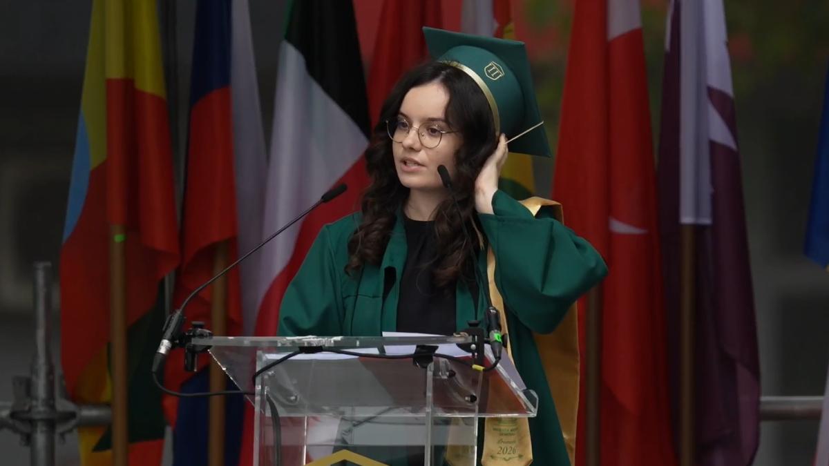 Discurs viral la UMF Iași. Absolventă: Majoritatea dintre noi nu ne simțim pregătiți să intrăm în câmpul muncii. Asta nu e medicină! / video