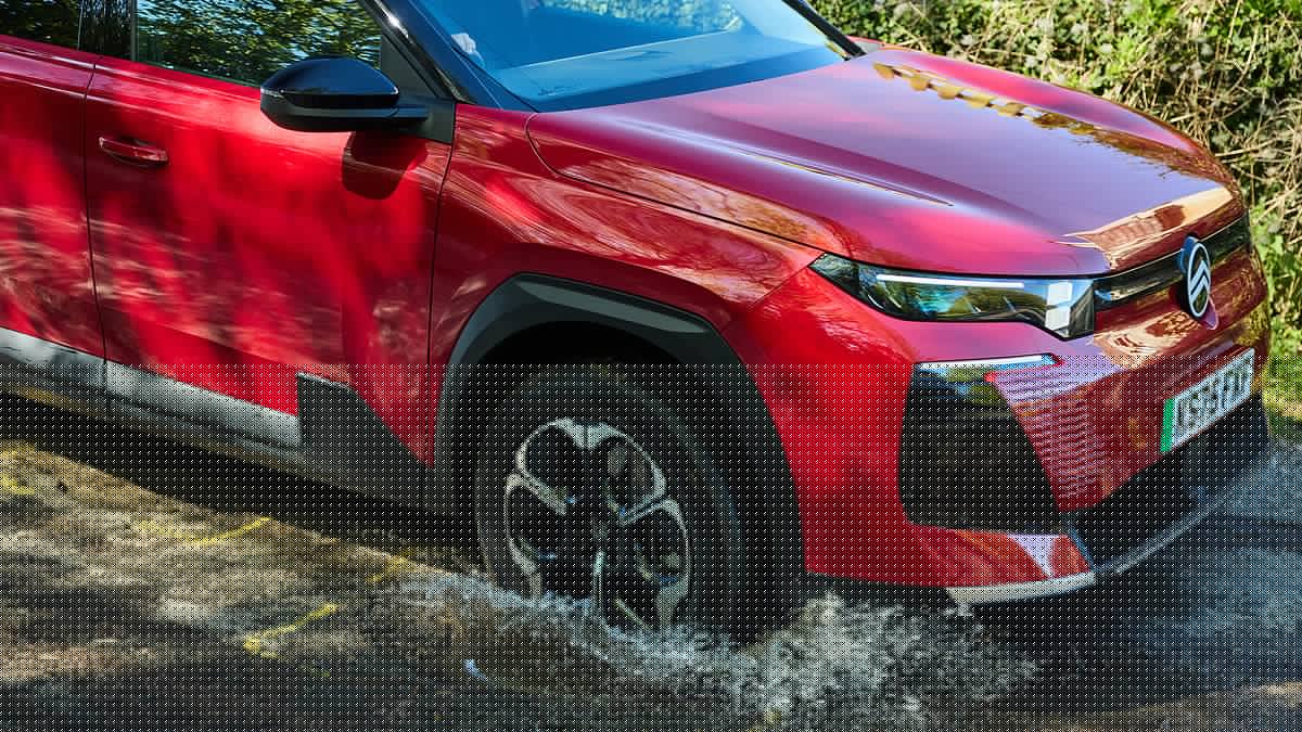 Use AI to solve Britain's £5.5billion pothole crisis, says Citroen