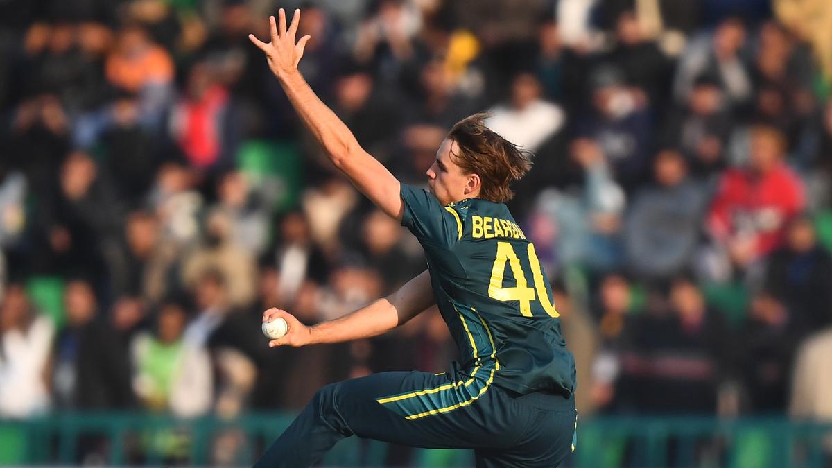 Mahli Beardman: WA quick bounces back from rough start in Australian debut against Pakistan
