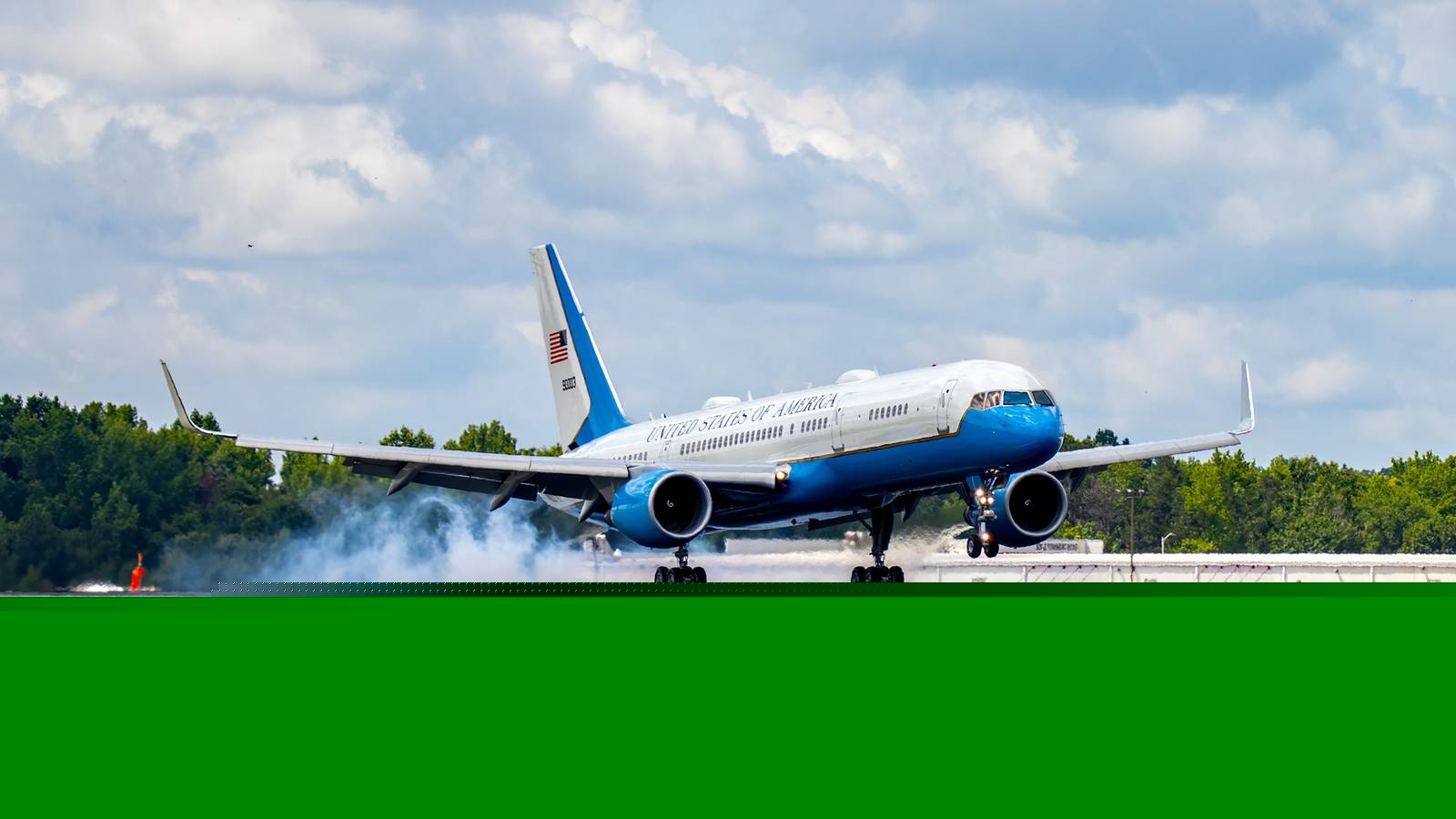 Trump Snuck Off Air Force One In A Catering Truck To Fly On Boeing 757 Amid Iran Threat