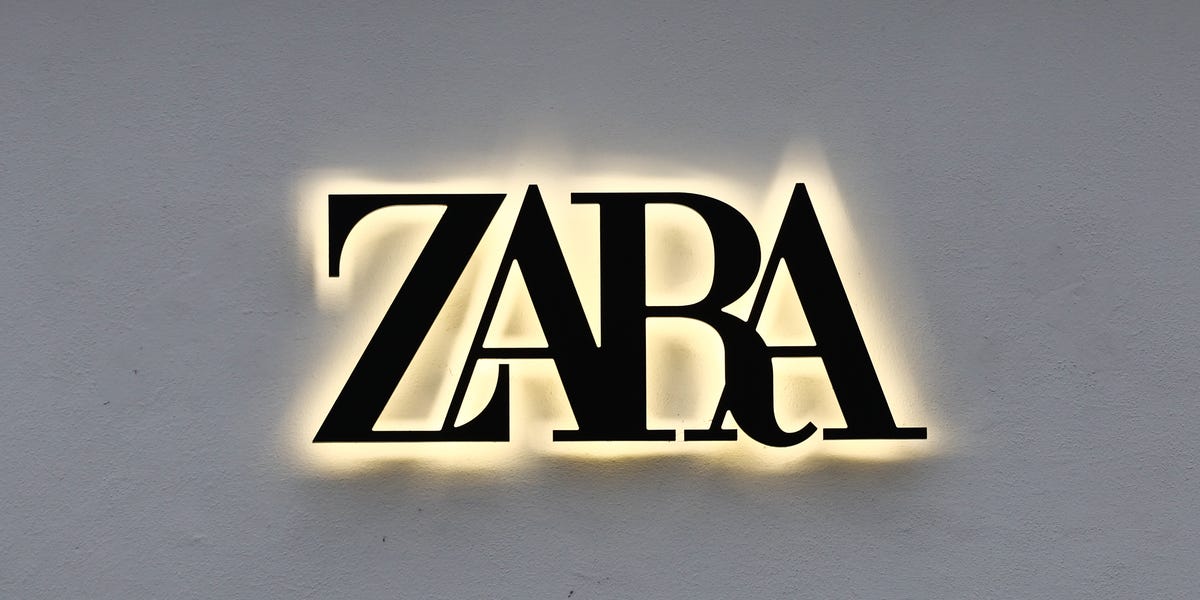 Everyone in Fashion Is Wearing Mermaid Blue—This Chic $60 Zara Dress Gets the Look Perfectly