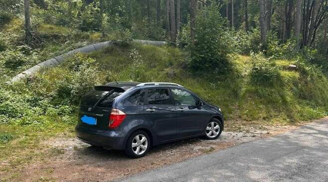 Scomparso da due giorni, ritrovata l’auto: ricerche tra lago e boschi a Idro