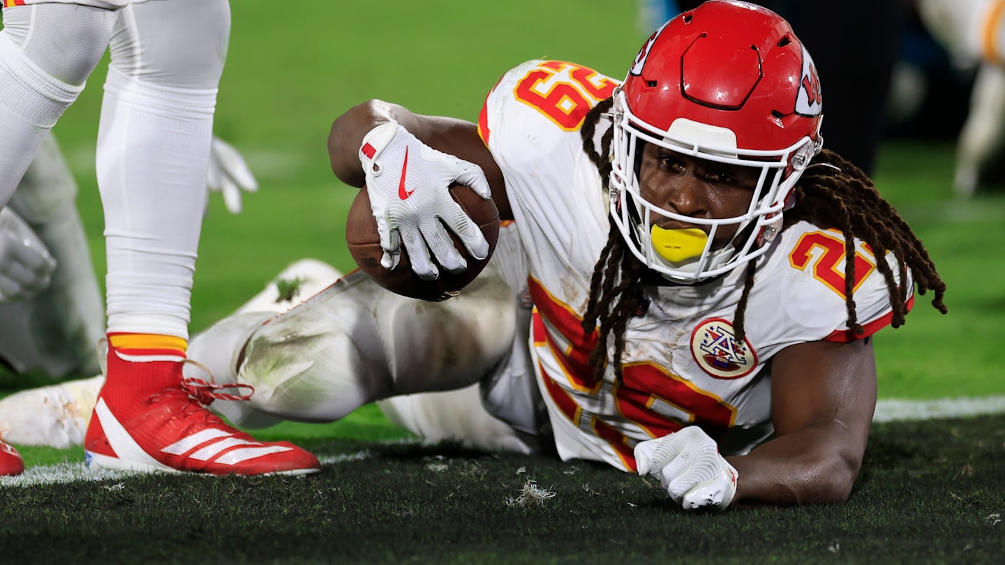 Momentum Building for Chiefs to Keep Kareem Hunt in 2026
