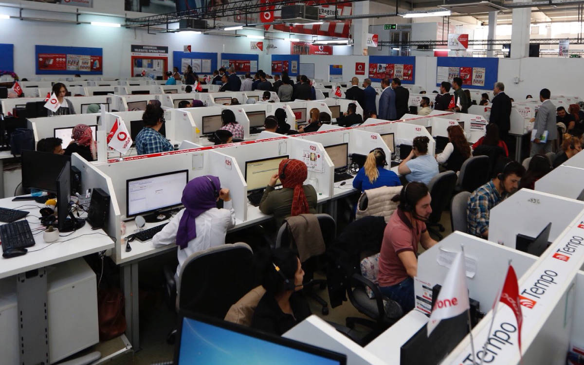 Çağrı merkezleri: Kulaklıkta müşteri, ekranda performans baskısı