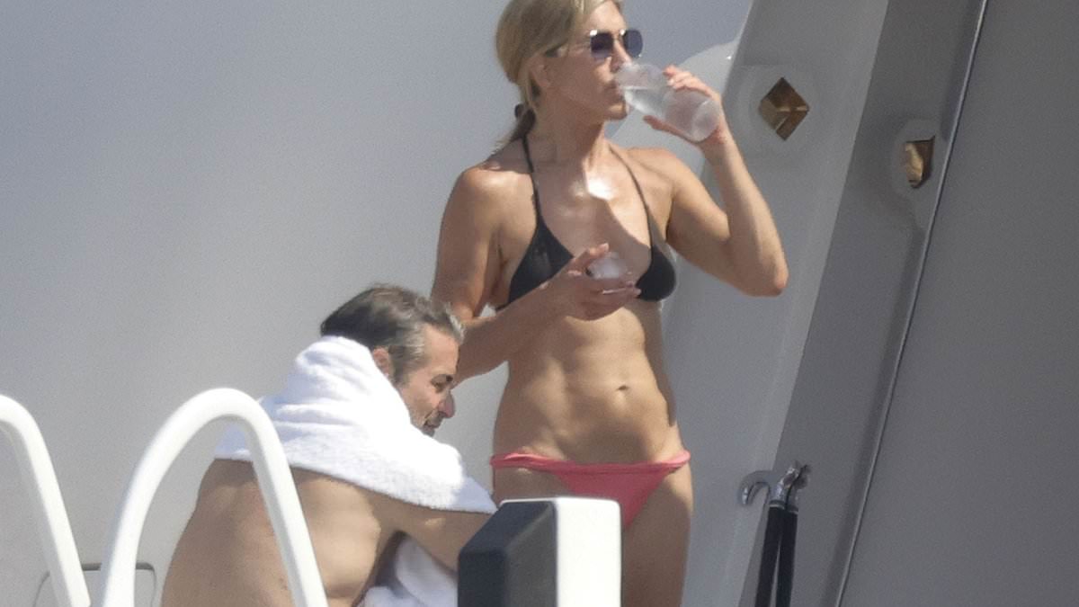 Jennifer Aniston, 57, does AB WORKOUTS as she holidays with boyfriend Jim Curtis and Friends pal Courteney Cox