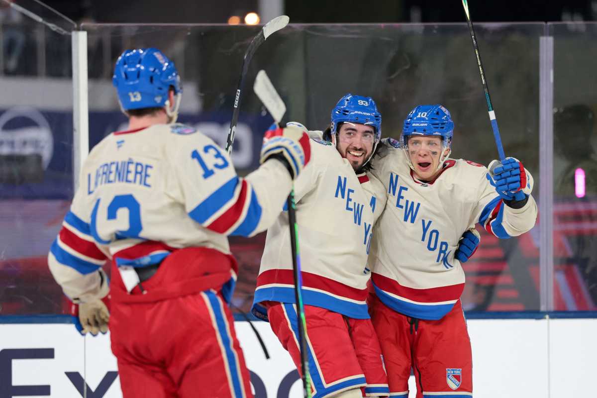Rangers dealing with ‘weird’ Artemi Panarin situation as trade looms