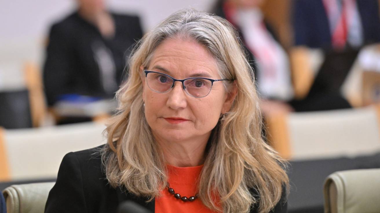 Corporate regulator turns teacher for small business