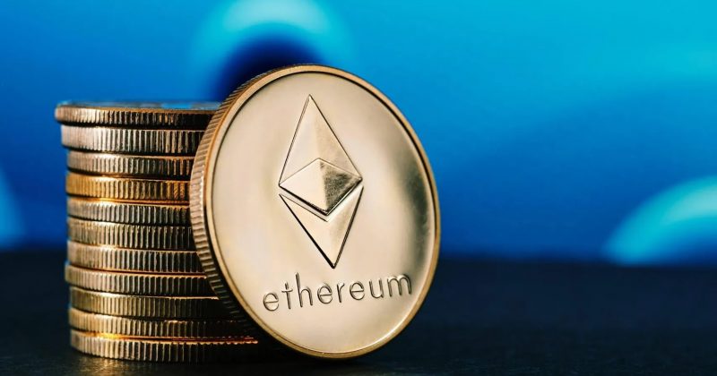 Ethereum faces fee compression and stablecoin outflows as analysts flag consolidation risk