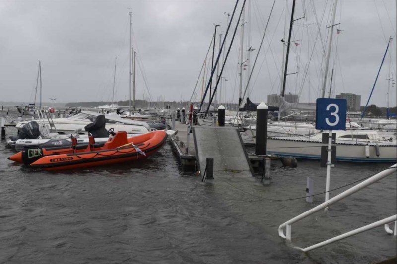 Storm overturns boat in Poland's Baltic regatta