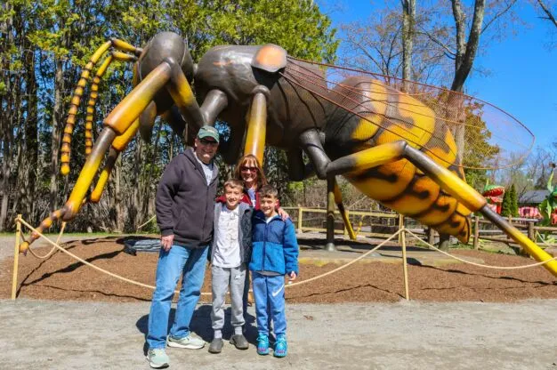 Roger Williams Park Zoo Offers Discounted Evening Access for Bug’s World Family Night