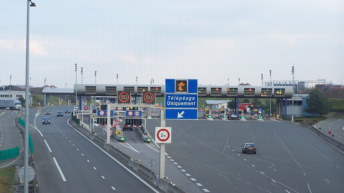 Autoroutes en flux libre : qu'en pensent vraiment les automobilistes ? "Le consommateur n’a rien à perdre", estime Pierre Chasseray
