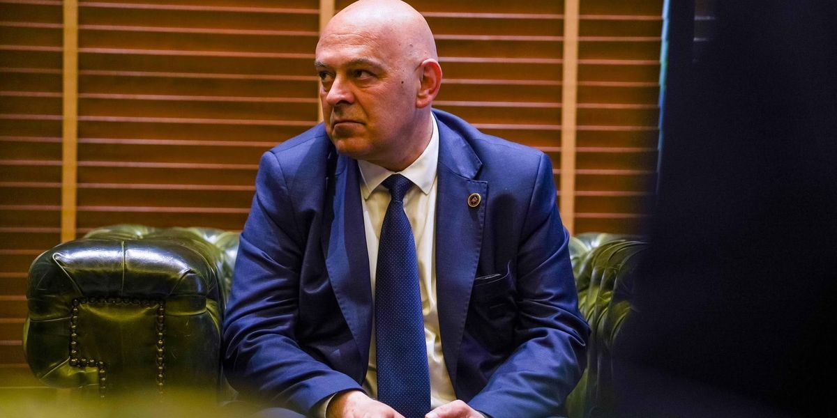 Gjini: Sonte Kosovën e shohin me dhimbje qytetarët dhe miqtë tanë, Kurti po ia qet faqen e zezë vendit