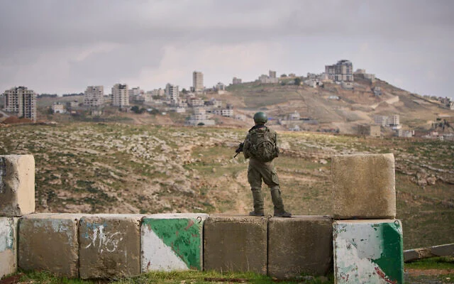 Reporte | Soldados israelíes afirman que unidades de colonos socavan la autoridad de las FDI en Cisjordania
