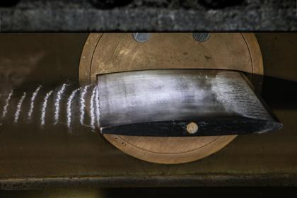 Clever device drastically reduces the vibration from rotating parts