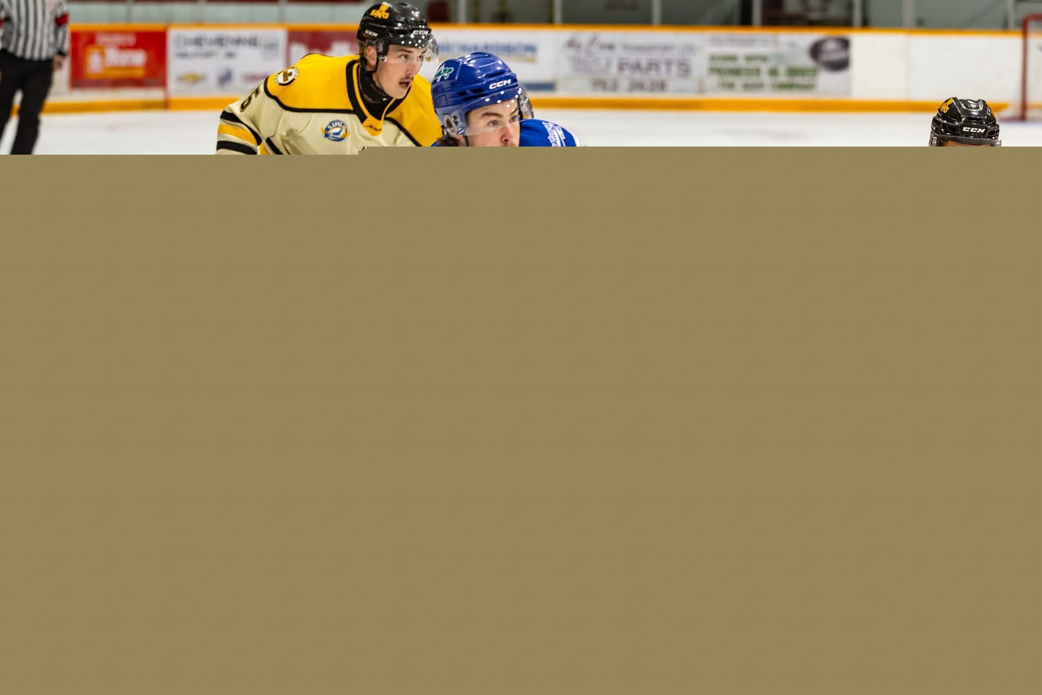 Hawks knock off Mustangs to open SJHL regular season