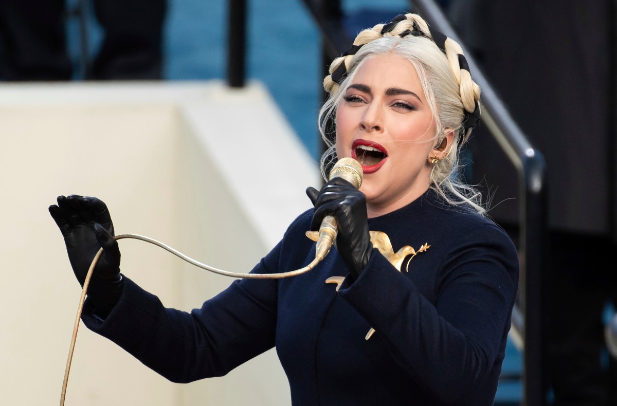 Lady Gaga condena durante su concierto en Tokio las acciones de ICE