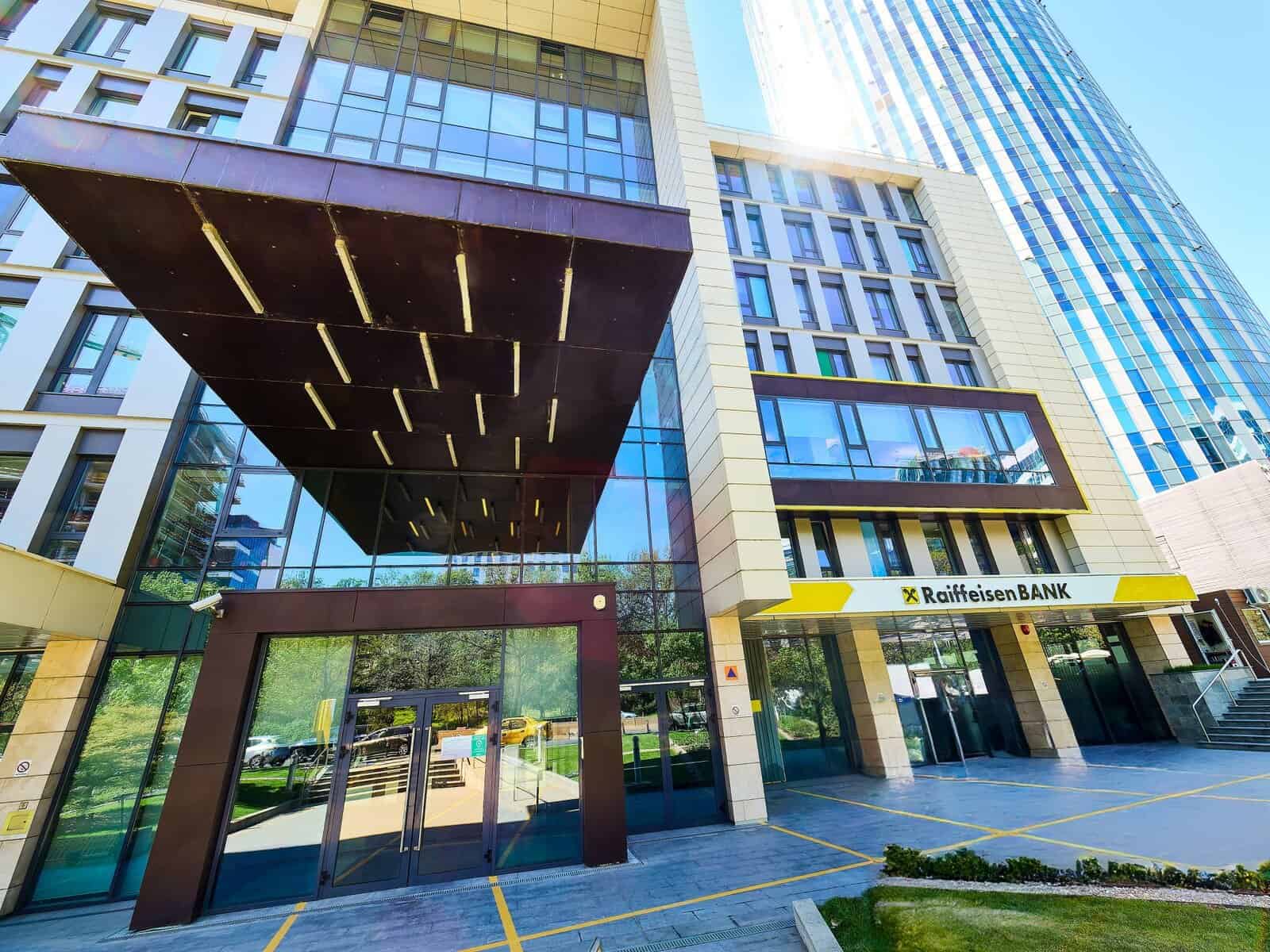Raiffeisen Bank România, rezultate 2025: creștere accelerată de peste 20% a numărului de clienți noi și a economisirii