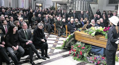 Tino Santangelo, il funerale del principe dei notai: &laquo;Un napoletano illustre&raquo;