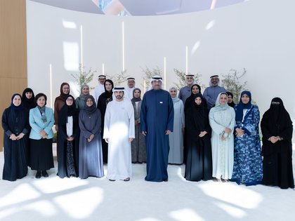 Hamdan bin Mohammed Meets Emirati Students in Kuwait