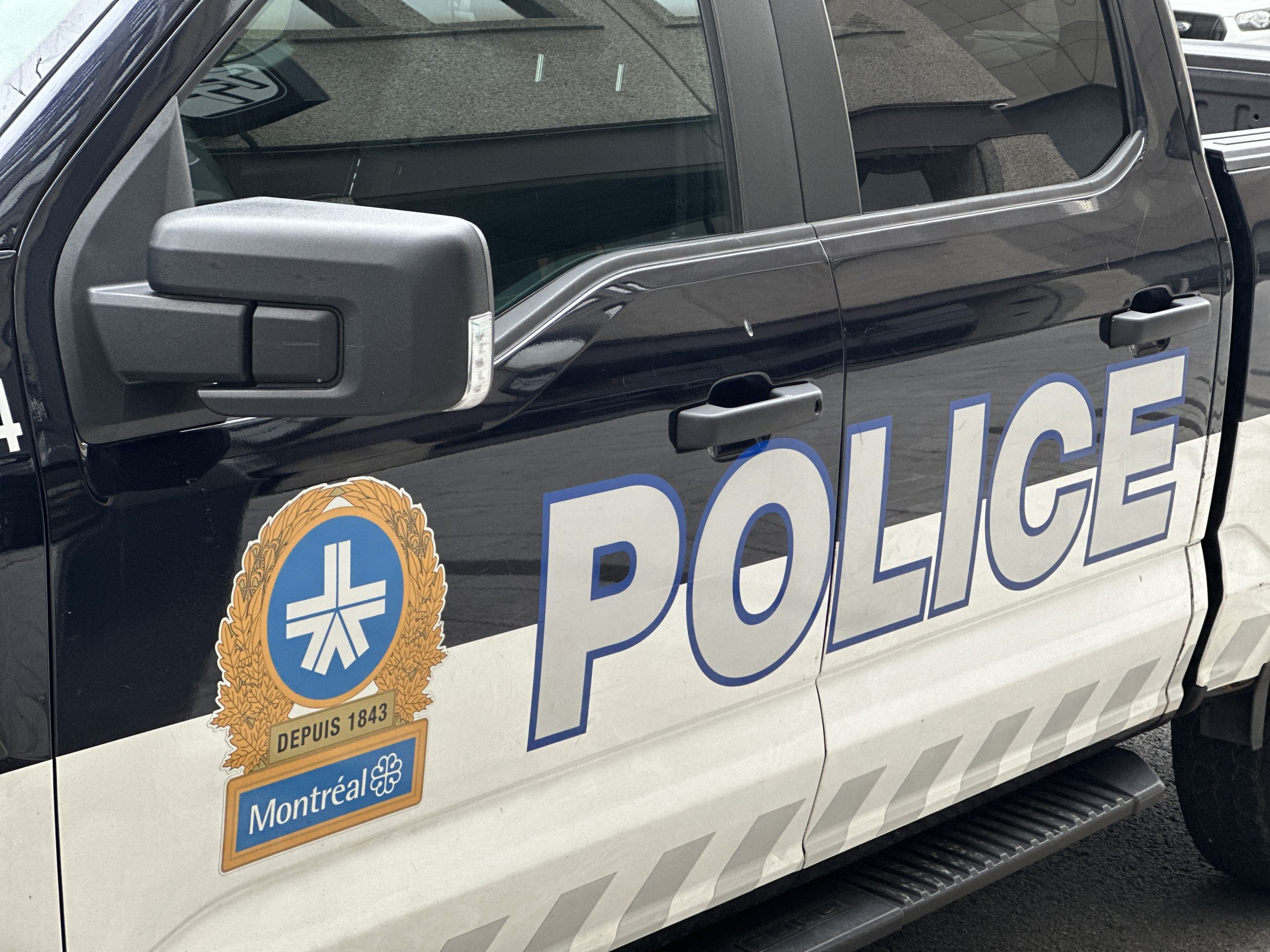 Two vehicles destroyed by fire overnight in Montreal West