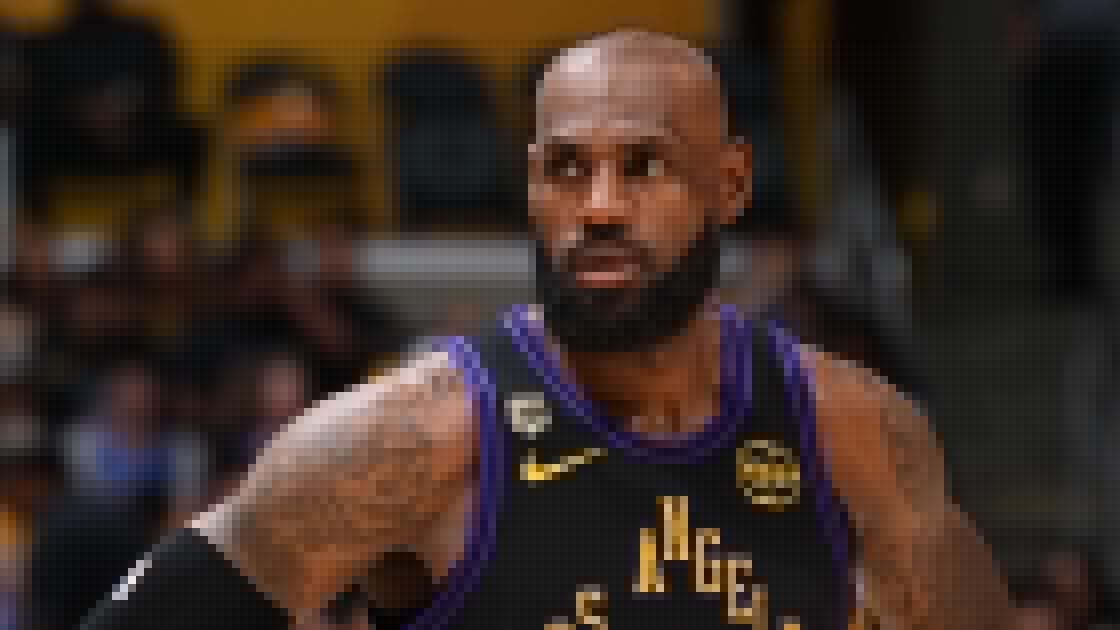 LeBron James' 1st Autographed 1-of-1 76ers Trading Card Revealed by Topps in Trending Photo