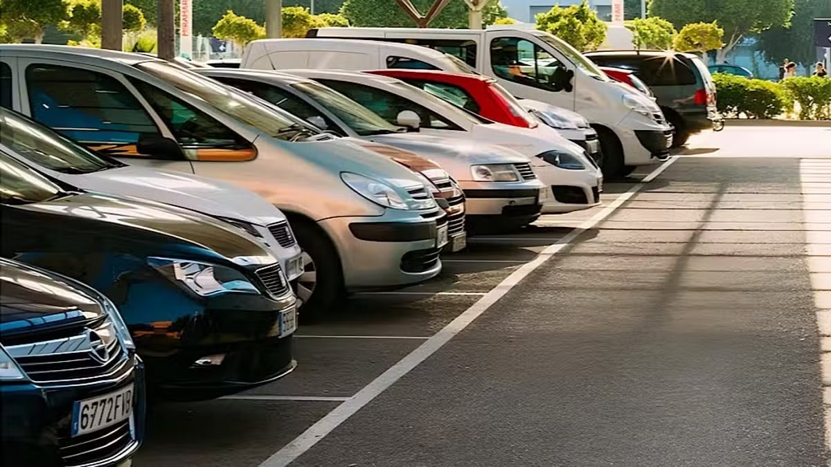 Rawalpindi Traders Demand Mandatory Parking for New Commercial Plazas