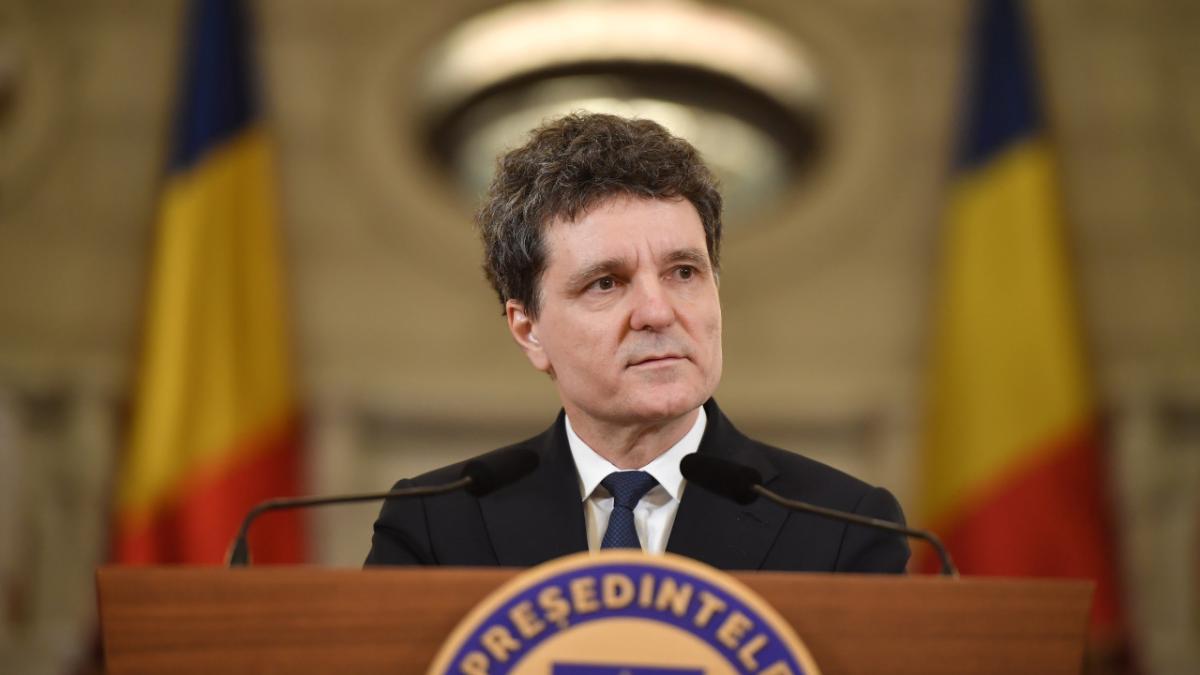 România, în fața unui nou șoc economic. Chirieac îi destramă speranțele lui Nicușor Dan, ”cu toată dragostea”