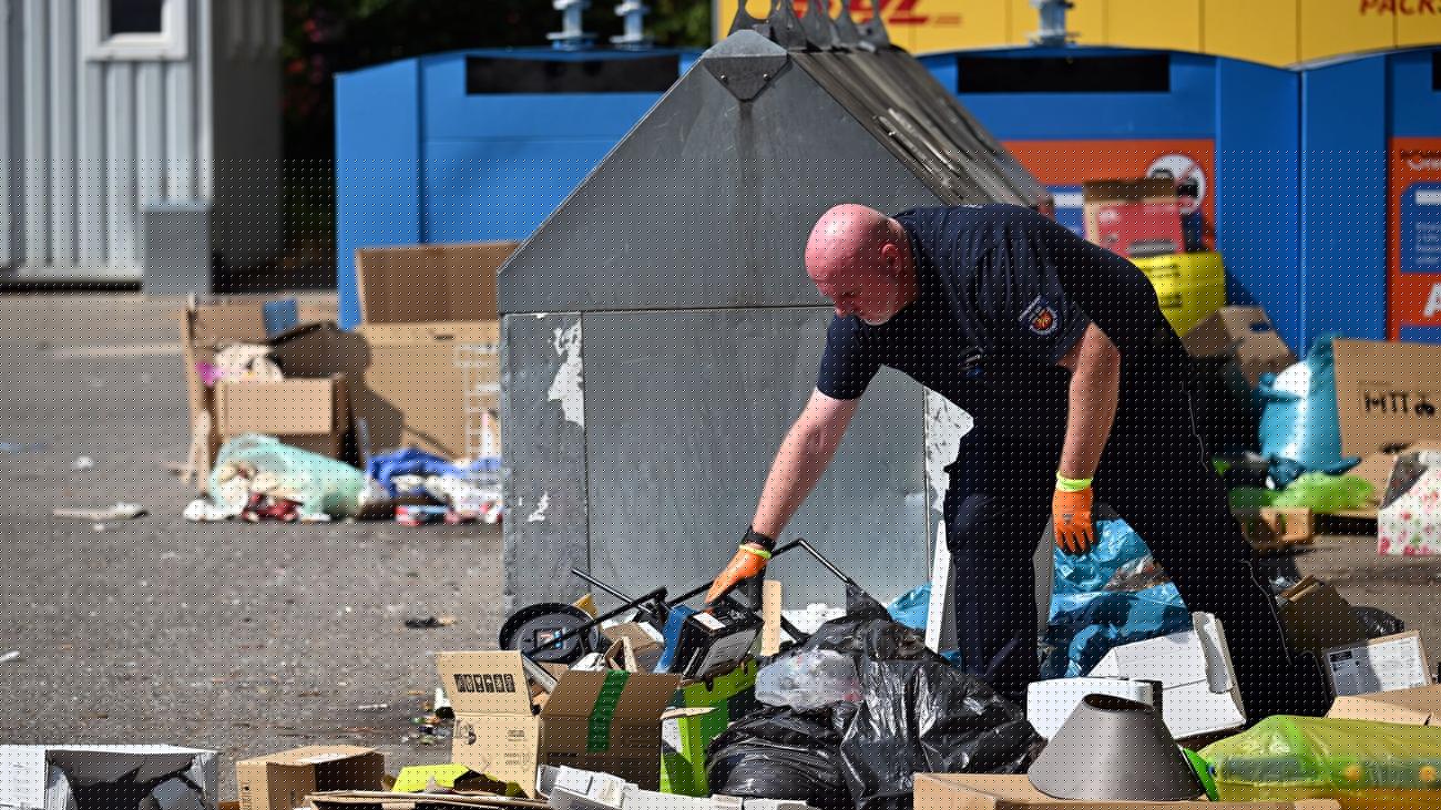 Illegale Abfallentsorgung: Woher kommt der Abfall? - Mülldetektive suchen nach Spuren