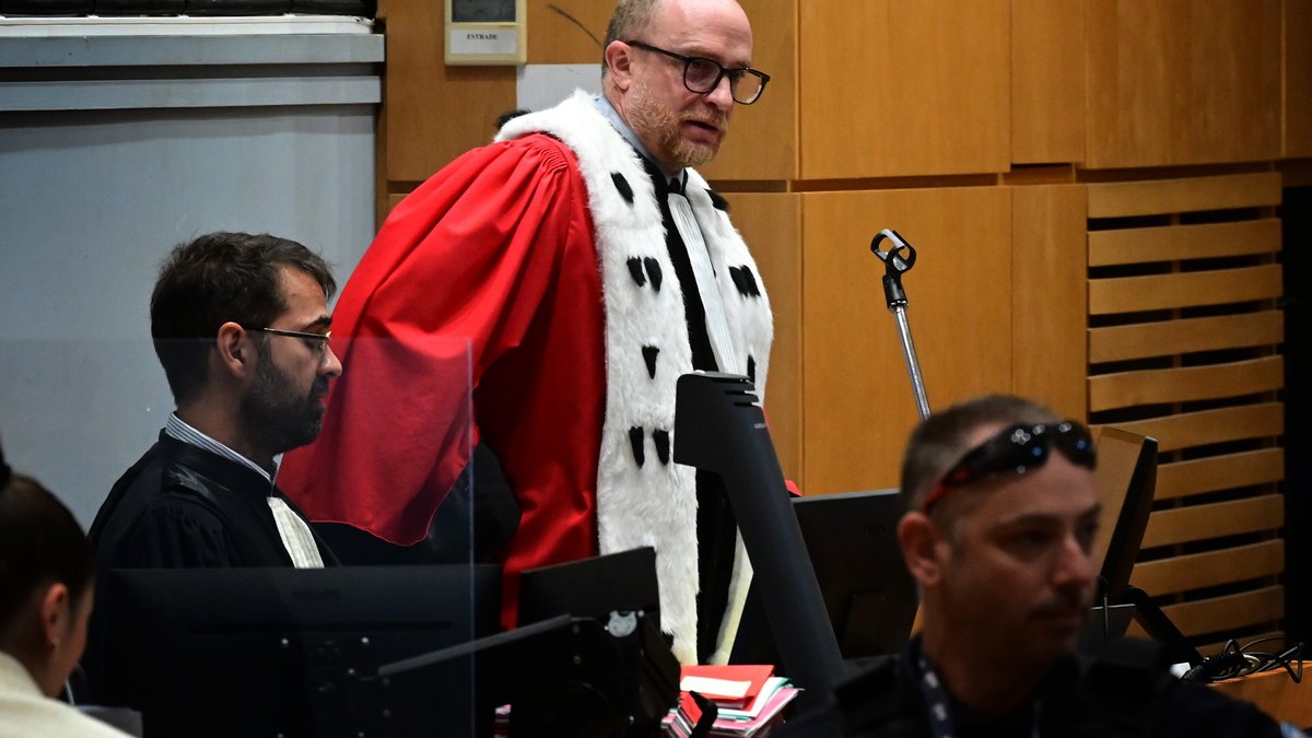 "Il l’a détruite pour satisfaire ses bas instincts" : lors du procès pour viol conjugal, un réquisitoire glaçant contre le doute de la défense