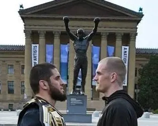 Faceoff! Ian Machado Garry doesn’t quite tower over Islam Makhachev in front of Philly’s Rocky statue