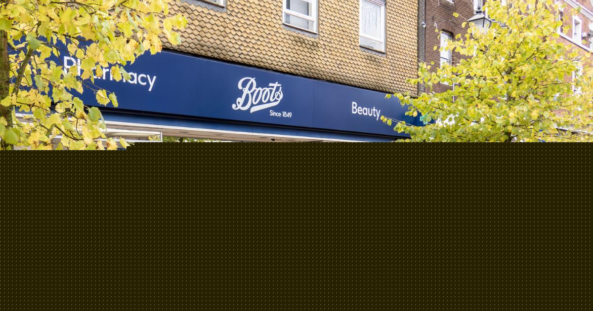Future of UK high street giant in doubt as £7bn takeover talks at risk of collapse