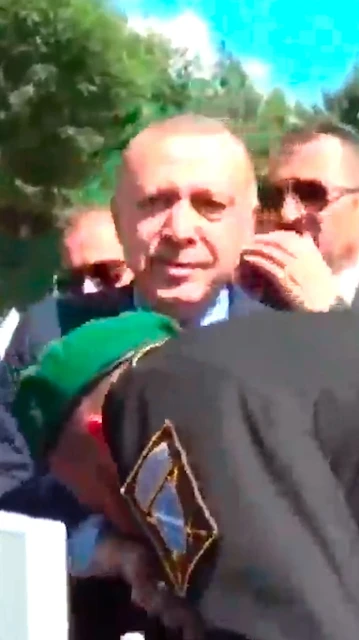 Cumhurbaşkanı Erdoğan'ın elini öpen Boşnak asker yeniden gündem oldu