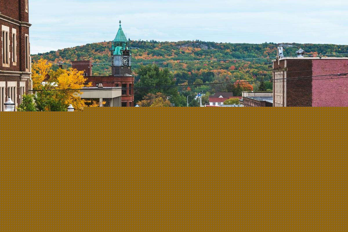 10 Michigan Towns Where Couples Can Live on Social Security